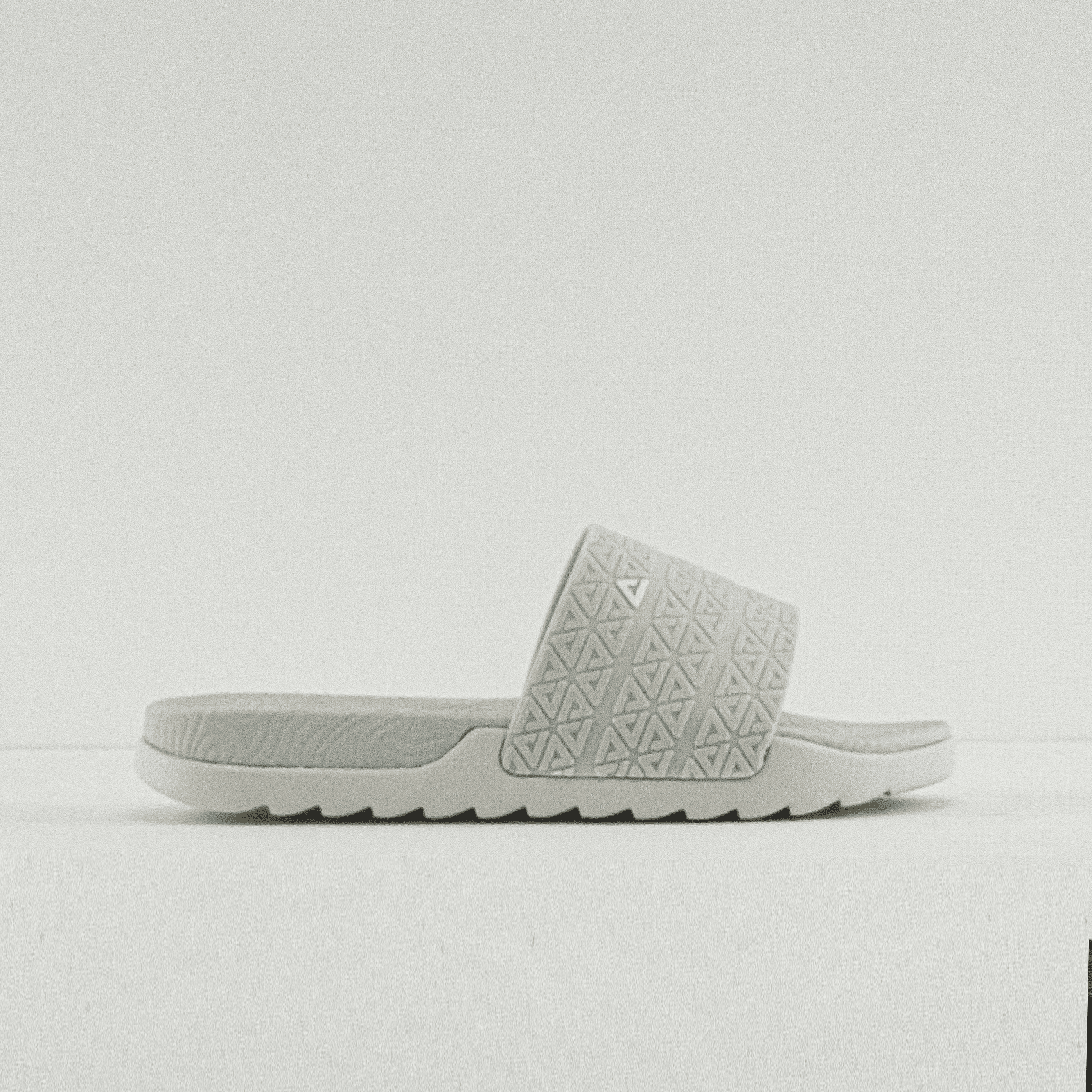 Peak Sliper Taichi Blue/Canvas White/Marjoram